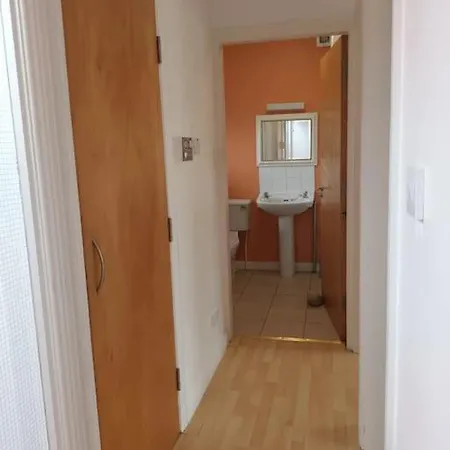 Village Centre Apartment *
